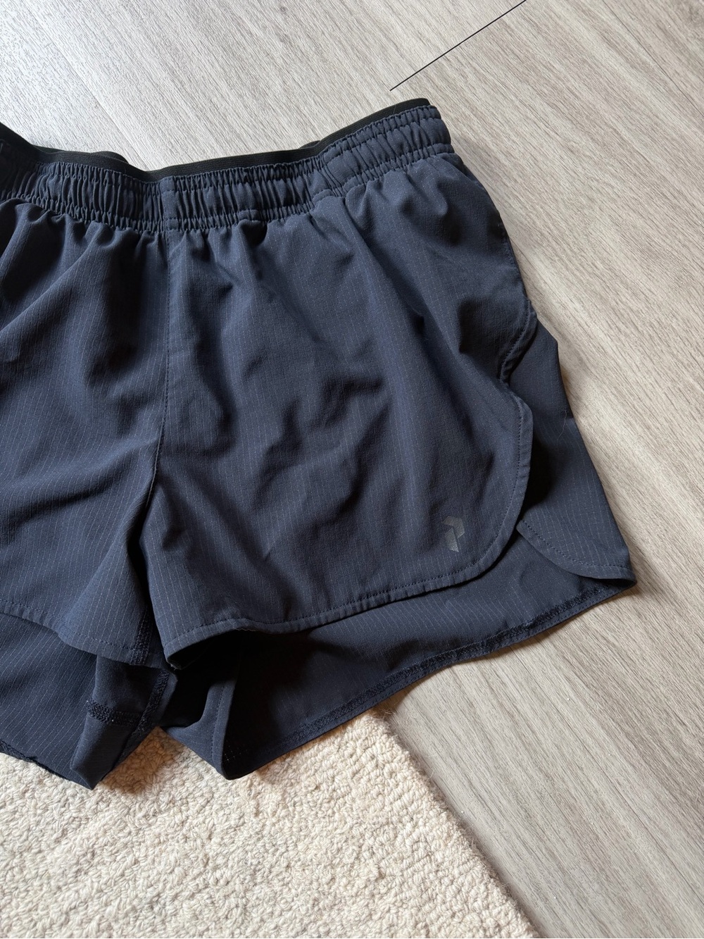 Peak Performance Shorts - Picture 2 of 4